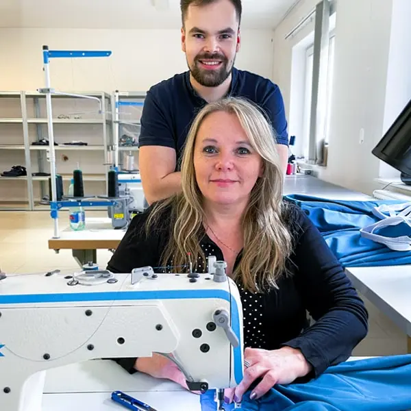 Vojta Martínek a Věra Martínková ve výrobě V-Mart